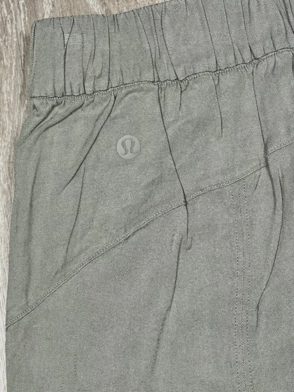 Lululemon Metropolis Maven Green Crop Cargo Wide Leg Pants - Women Size 6